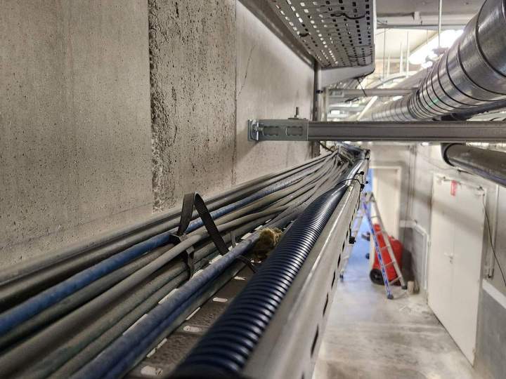 Installateurs de câble de fibre optique pour usine
