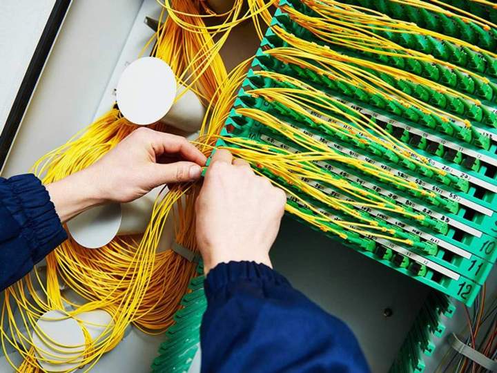 Installateur de fibre optique, Gardonne
